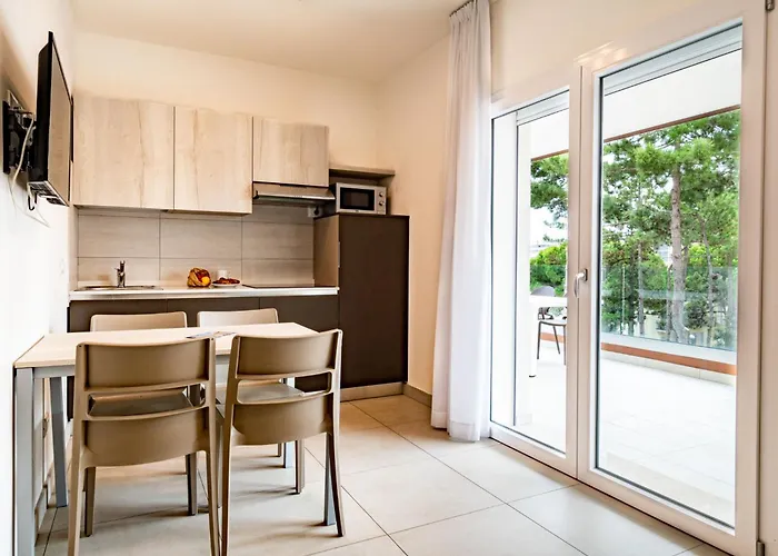 Iris Suite-2 By Interhome * Μπιμπιόνε