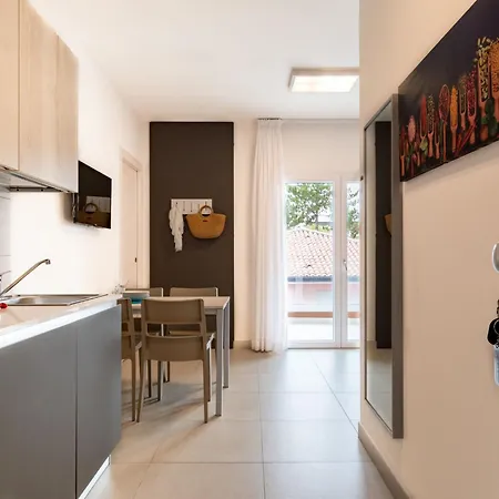 Iris Suite-2 By Interhome