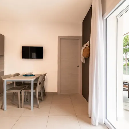 Iris Suite-2 By Interhome *