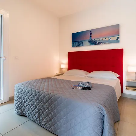 Iris Suite-2 By Interhome *