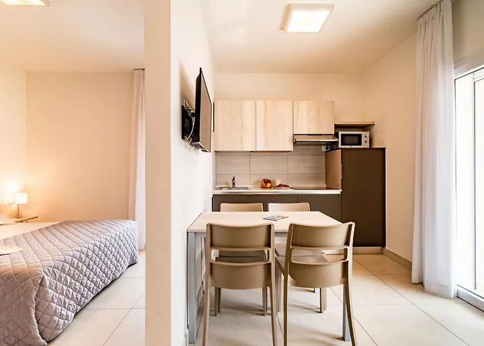 Iris Suite-2 By Interhome * ביביונה